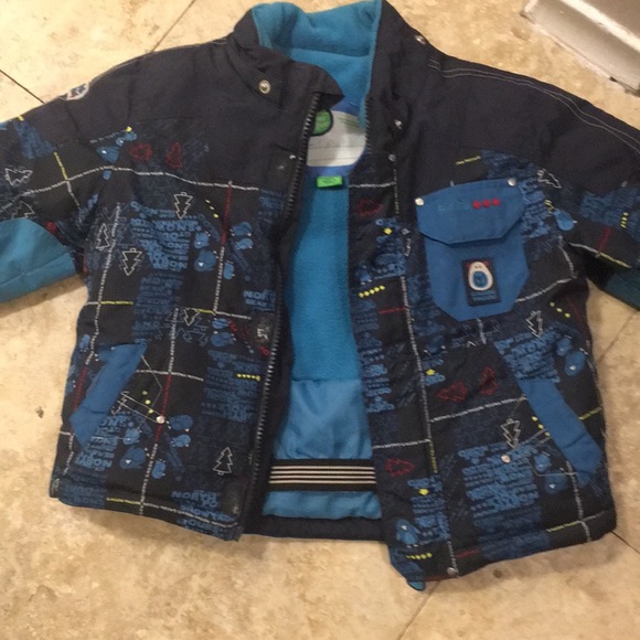 BOYS Toddler👦 Mystery Box Sz 2-4📦 variety of toys / games clothes etc - Picture 10 of 17